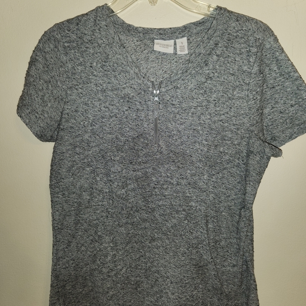 Chico's Heathered Gray Short Sleeve Textured Top Partial Zipper